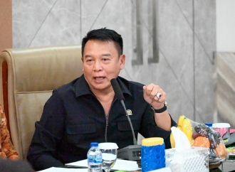 TB Hasanuddin Soroti Video Viral Perempuan WNI Berhijab Jadi Tentara AS