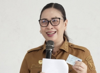 Vanda Sarundajang Jemput Bola Layanan Aktivasi IKD dan Perekaman Administrasi Kependudukan
