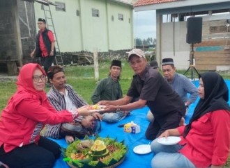 Banteng Kabupaten Kulon Progo Gelar Tumpengan  dan Tebar Benih Ikan