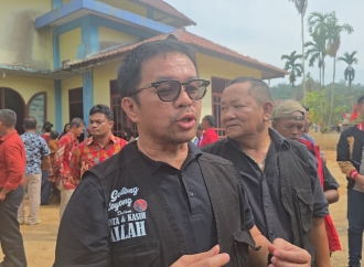  PDI Perjuangan Gelar Natal di Tapanuli Tengah: Marinus Gea: Solidaritas Kader untuk Warga
