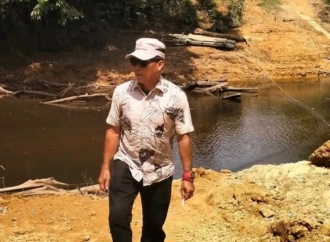 Rumiadi Pastikan Kualitas Pembangunan Jembatan Sungai Lahung dan Gedung Sekolah di Desa Batu Putih