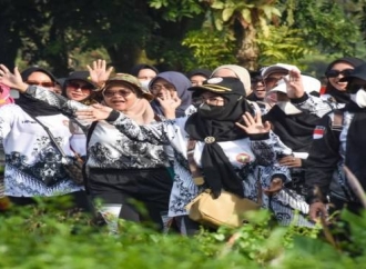 Bupati Sujiwo Tegaskan Komitmennya Jadi Benteng yang Kokoh Bagi Guru-Guru