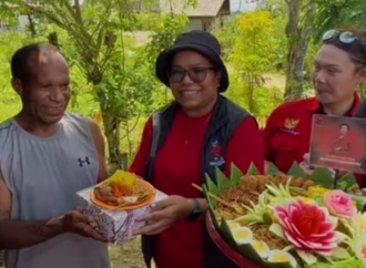 HUT Megawati, Ruth Naomi dan Banteng Biak Numfor Gelar Doa Bersama, Berbagi Tumpeng & Penghijauan 
