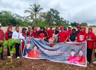 PDI Perjuangan Wakatobi Baksos Aksi Penanaman Pohon dan Bersih-Bersih Lingkungan
