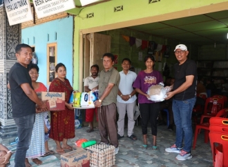 Bob Andika Sitepu Prihatin Mendalam dan Salurkan Bantuan Bagi Korban Kebakaran Desa Lau Tawar