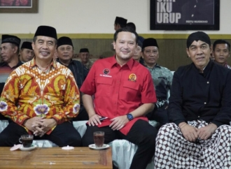 Banyu Biru Djarot Tegaskan Pagelaran Wayang Kulit Jadi Sarana Strategis Rawat Kebudayaan 
