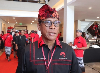 Kariyasa Tegaskan Sampah di Pulau Dewata Merupakan Kiriman