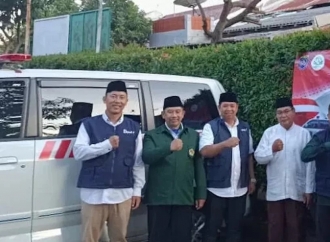 Imam Turidi Serahkan Hibah Satu Unit Ambulans ke PC LDII Beji