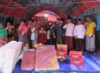 Ansari Salurkan Bantuan Kemensos untuk Korban Bencana di Pamekasan dan Sumenep