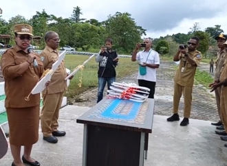 Petronela Serahkan 5 Mobil Pusling dan 4 Speedboat Untuk Layanan Kesehatan