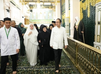 Imam Besar Masjid Nabawi Pimpin Doa saat Megawati dan keluarga Ziarah ke Makam Rasulullah SAW