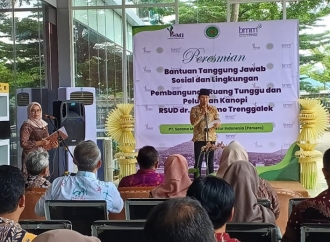 Mas Ipin Resmikan Ruang Tunggu dan Perluasan Kanopi RSUD dr. Soedomo Trenggalek