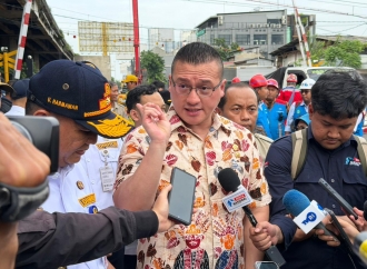 Kenneth Tinjau Proyek Pembangunan Flyover Latumenten yang Picu Kemacetan