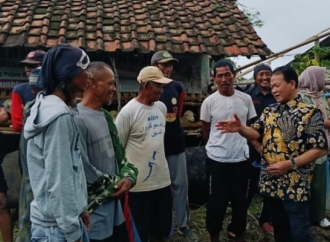 Rokhmin Dahuri Siap Berjuang Wujudkan Aspirasi Peternak Disabilitas di Desa Kanci Kulon Cirebon