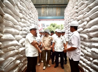 Alex Indra Lukman Pastikan Stok Bahan Pokok di Sumsel Aman di Bulan Ramadan