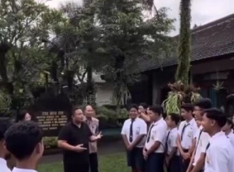 I Nyoman Parta Bangun Kesadaran Kolektif Menjaga Ketersediaan Air Melalui Pembuatan Biopori