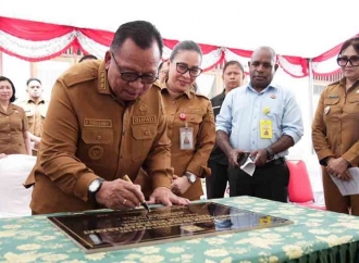 Puji Syukur, Robby Dondokambey dan Vanda Sarundajang Resmikan Labkesmas Kabupaten Minahasa