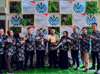 Tangan Dingin Gus Yani, Gresik Raih Sertifikat Menuju Kabupaten Bersih 2026