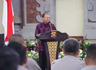 Koster Ajak Kepolisian Berperan Aktif Tertibkan Wisman Nakal