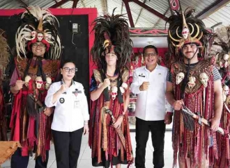 Vanda Sarundajang Sambut Mahasiswa Australia di Benteng Moraya