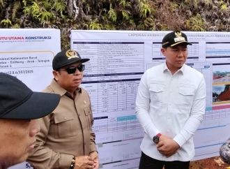 Lasarus Tegaskan Proyek Jalan Paralel Perbatasan Kalbar-Kaltim Timur Tidak Boleh Berhenti
