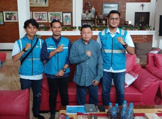 Cornelis Gandeng PLN ULP Ngabang Kolaborasi Alirkan Listrik di Dua Pelosok Desa Landak