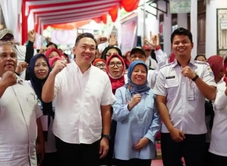 Charles Honoris Ajak Warga Cengkareng Awasi Distribusi Makan Bergizi Gratis