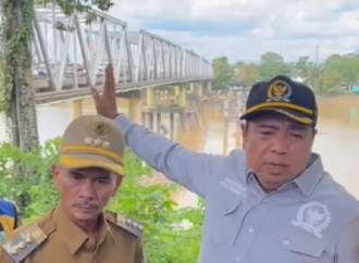 Lasarus Pastikan Pelebaran Jalan Lintas Melawi Hingga Pembangunan Jembatan Kembar Jadi Prioritas