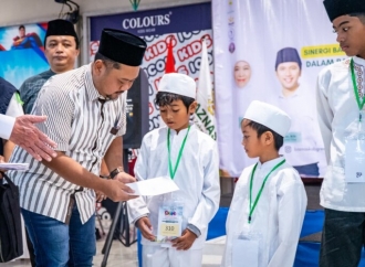 Gus Yani Jadi Orang Tua Asuh Anak Yatim Sehari Saat Temani Belanja Baju Lebaran