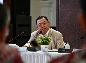 Cornelis dan PLN Kawal Program Unggulan Presiden, 1.752 Keluarga di Pelosok Kalbar Nikmati Aliran Listrik