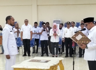 Lantik Pj Sangadi Kuala, Sirajudin Lasena Minta Kepemimpinan yang Bertanggung Jawab dan Proaktif