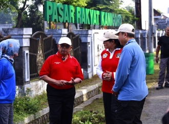 ASN Blitar Bersih-bersih Pasar Kanigoro, Wujudkan Lingkungan yang ASRI