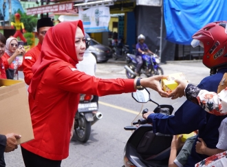 Banteng Lampung Berbagi 200 Paket Takjil di Pringsewu