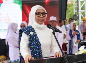 Yasti Soepredjo Mokoagow Bagikan 1.000 Paket Sembako dan 7 Jamaah Dapat Umrah Gratis