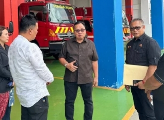 Robby Dondokambey Terima Hibah Kendaraan Pemadam Kebakaran dari Pemprov DKI Jakarta
