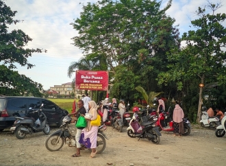 Banteng Pidie Jaya Bagikan 300 Nasi Kotak Berbuka Setiap Hari ke Masyarakat 
