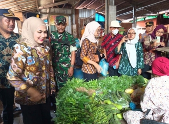 Jelang Idulfitri, Bupati Dyah Kartika Pastikan Stok Bapokting Kendal Aman 
