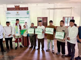 Tri Adhianto Serahkan Kepesertaan BPJS Ketenagakerjaan Kepada 560 Guru Ngaji