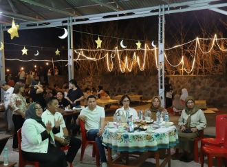 Ronald Kandoli Puji Cafe Ramadan di Belang yang Dikelola Pemuda Remaja Masjid Tababo Raya