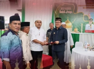 Andrei Angouw: Berbagi Takjil dan Bukber PDI Perjuangan Manado Pererat Kebersamaan dengan Masyarakat