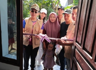 Tjhai Chui Mie Resmikan Bantuan Bedah Rumah Warga di Sejumlah Lokasi di Kota Singkawang