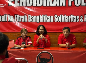 Bagikan Bingkisan Lebaran, DPC PDI Perjuangan Kota Jogja Gugah Solidaritas Sosial