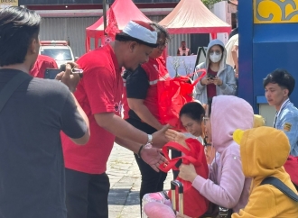 Dirikan Posko Mudik dI Giwangan, DPC PDI Perjuangan Yogyakarta Berbagi Bingkisan & Sediakan Buka Bersama
