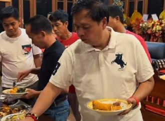 Lasarus Silaturahmi Sekaligus Makan Malam Bersama Bupati Sintang Sambil Bertukar Pandangan