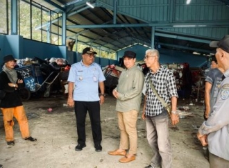 Imam Turidi Sidak TPS Lapangan Jawa Depok