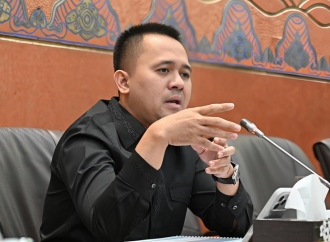 Mufti Anam: Pemerintah Tak Naikkan Harga BBM, Langkah Berani yang Berpihak Pada Rakyat