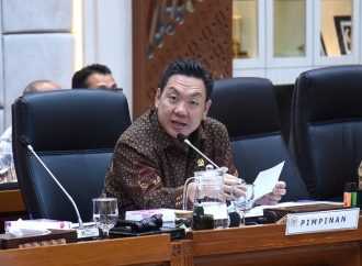 Charles Honoris Kritik Keras Pengadaan Puluhan Ribu Unit Motor Listrik Untuk BGN