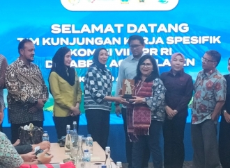 Komisi VII DPR Dorong Tata Kelola Industri AMDK yang Seimbang dan Pro-Lingkungan