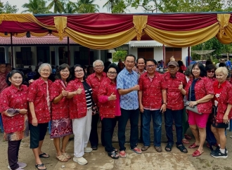 Rudianto Tjen Membaur Bersama Masyarakat Dalam Perayaan Cheng Beng di Pemali