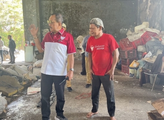 Armuji Sidak ke Gudang Mesin Pembakar Sampah yang Telah Lama Terbengkalai 